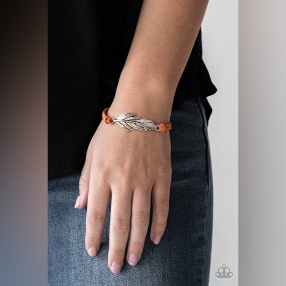 Bracelet - Picture 1 of 2